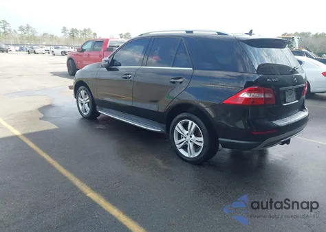 2015 Mercedes-Benz Ml 350 z USA, uszkodzony, nr VIN 4JGDA5JB6FA567663